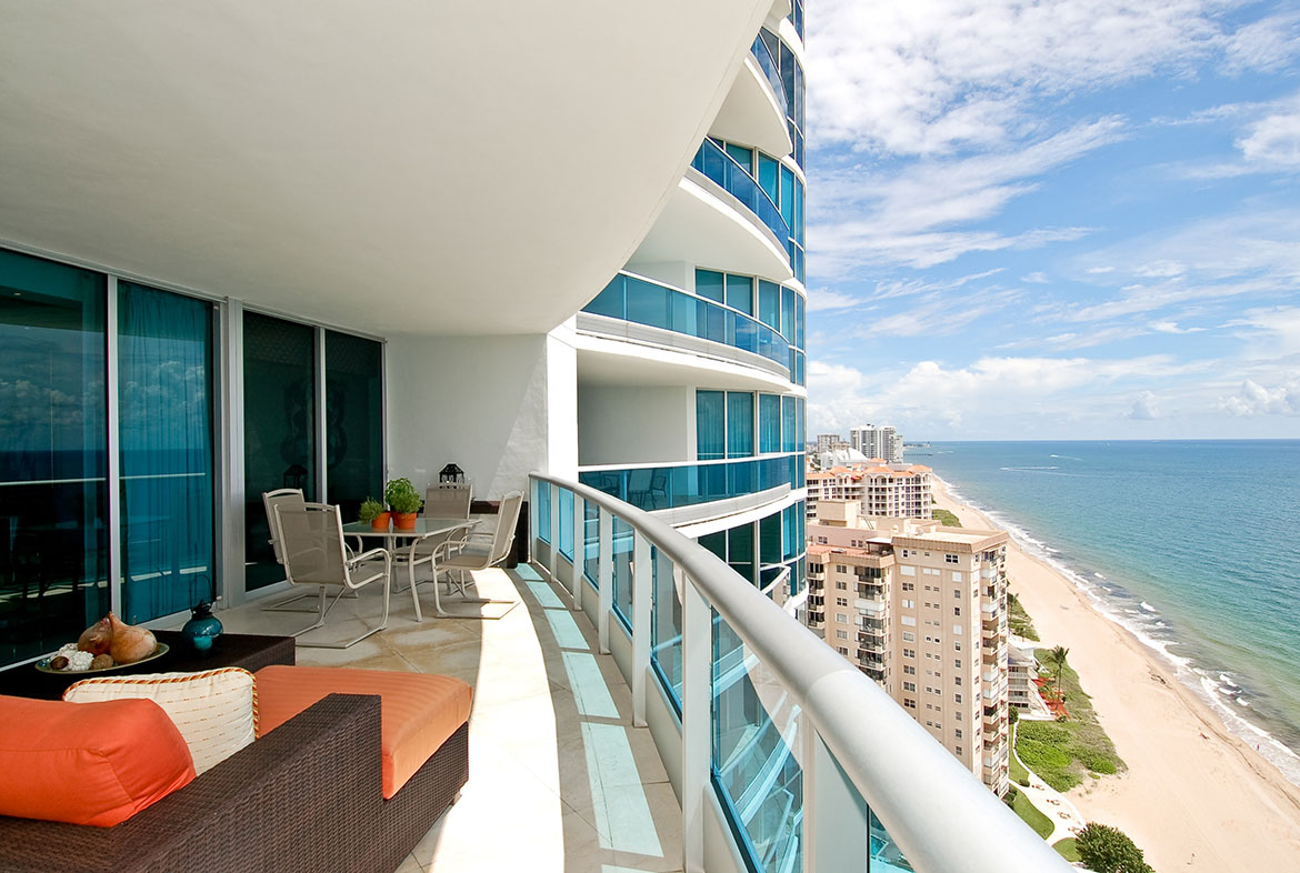 Modern apartment on the bay